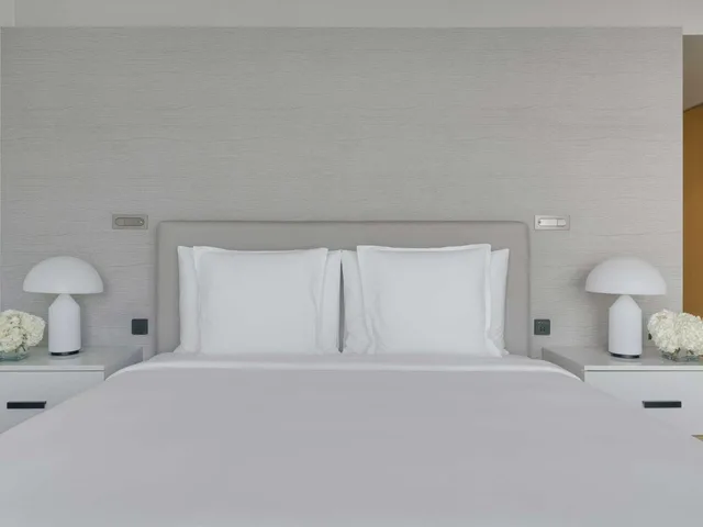 Beach, Premium, King Bed, with Pool، Movenpick Resort Al Marjan Island 6/15