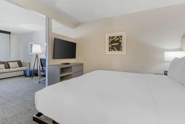 غرفة بسرير كينج لذوي الإعاقة، Country Inn & Suites by Radisson, Vallejo Napa Valley, CA 4/10
