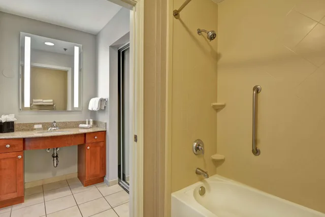 2 Bedrooms, Suite, 1 King or 2 Queen Beds, Accessible، Homewood Suites By Hilton Reno 3/4