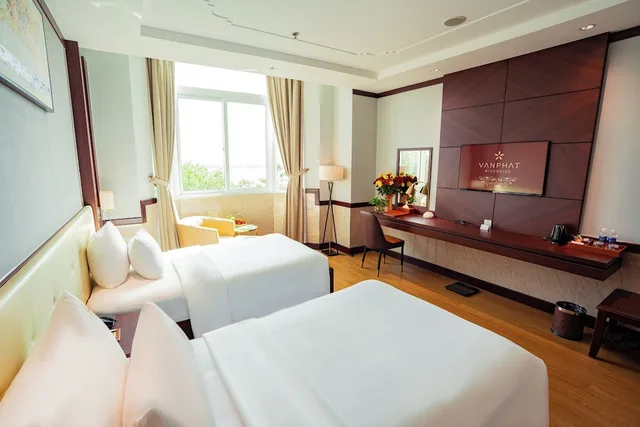 Superior, Twin Beds, City View, Van Phat Riverside Hotel 6/10
