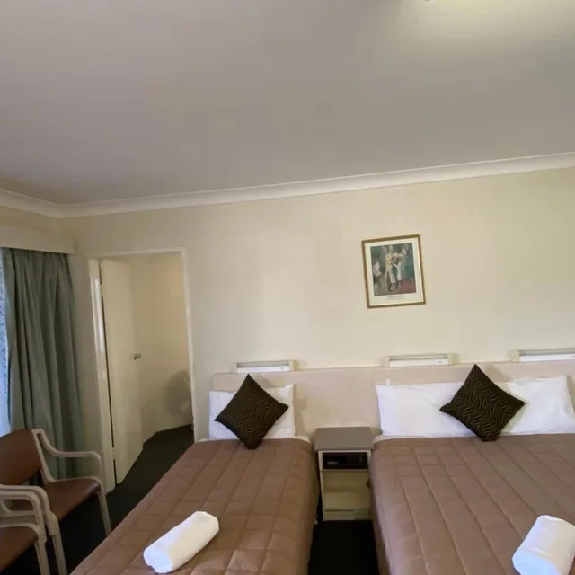 جناح عائلي، Sapphire City Motor Inn Inverell 1/9