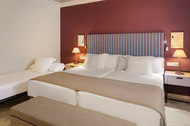 Room, Triple, Vincci Albayzin Hotel 1/10