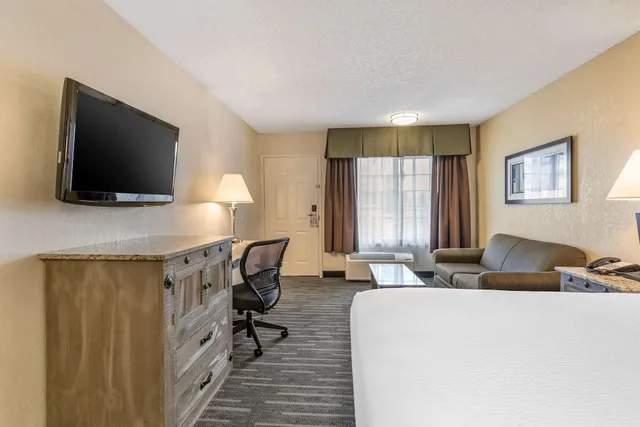 غرفة قياسية بسرير كوين، Best Western Americana Inn 2/5