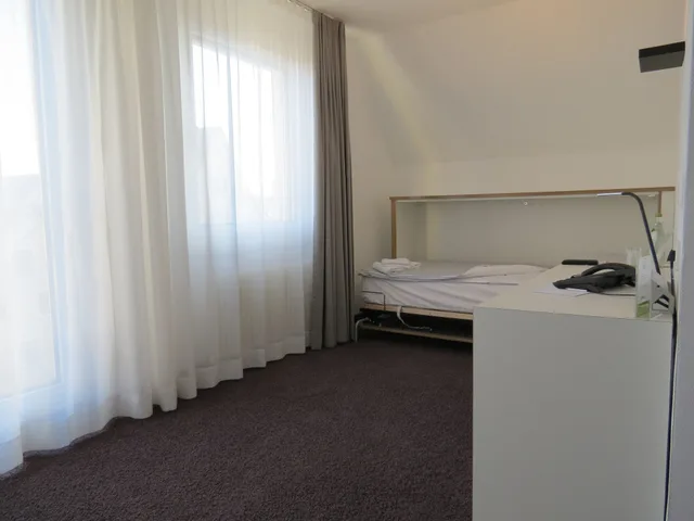 1 Bedroom, Junior Suite, 1 Double and 1 Single Bed, Comfor Hotel 3/5