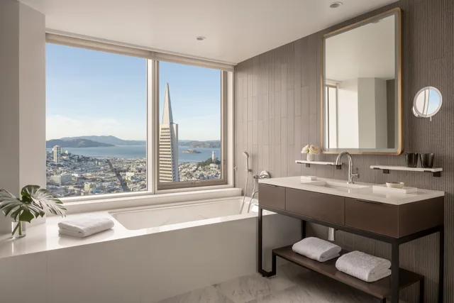 1 Bedroom, Suite, King Bed, Bridge View، Four Seasons Hotel San Francisco at Embarcadero 3/7