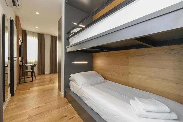 غرفة عائلية بسرير بطابقين وسرير كوين في الملحق، Best Western Hotel Arya 4/11