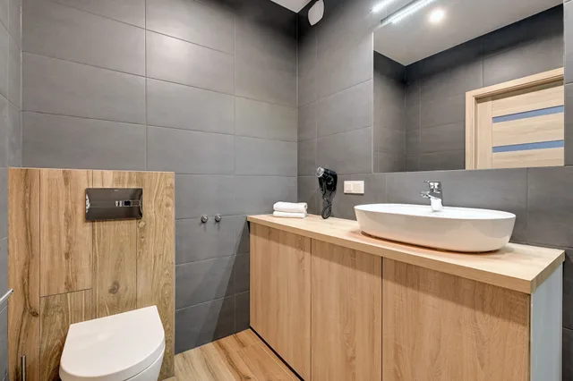 استوديو بسرير مزدوج بشرفة مع أريكة، Apartinfo Angielska Grobla Apartments 2/3