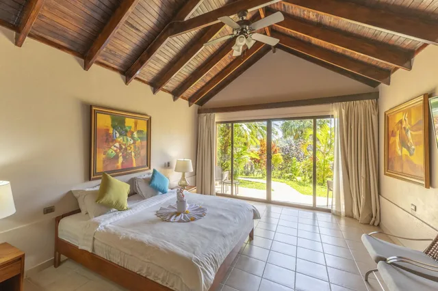 بنغل سوبيريور، Hotel Lavas Tacotal 2/6