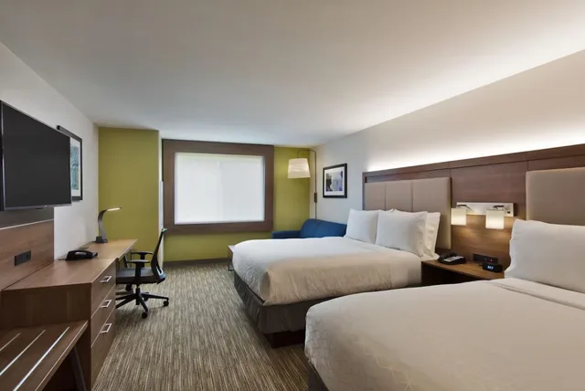 Standard, Double Bed, Holiday Inn Express Suites Portland Airport Cascade Stn 2/7