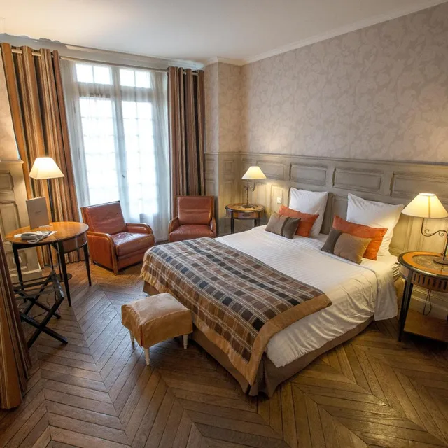 Suite, Laugeval 3/10