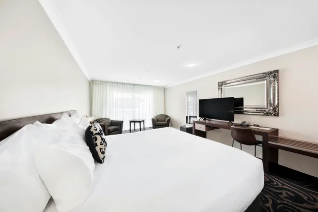 غرفة ديلوكس بسرير كينج، Millennium Hotel New Plymouth Waterfront 2/3
