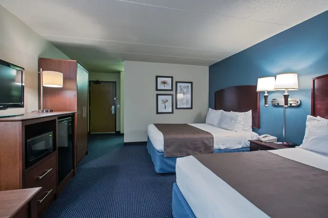 غرفة بسريرين كوين، AmericInn by Wyndham Fort Dodge 1/3