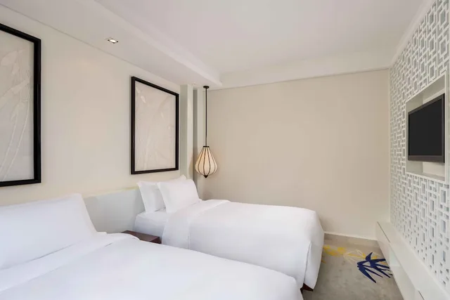 2 Bedrooms, Skypool, Loft, King and Twin Beds, Sea View، Angsana Lang Co 1/5