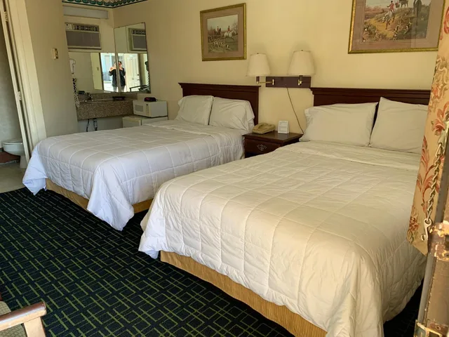 غرفة بسريرين مزدوجين، Red Carpet Inn 4/10