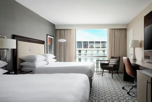 غرفة قياسية بسريرين مزدوجين لذوي الإعاقة، Marriott St. Louis Airport 1/7