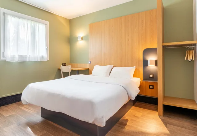 غرفة بسرير مزدوج لذوي الإعاقة، B&B Hotel Nantes Aeroport 2/5