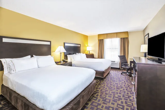 غرفة قياسية بسريرين كوين، Holiday Inn Express Hotel And Suites Marysville 4/10