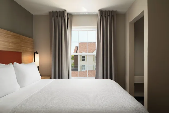 جناح بسريرين كوين بغرفتي نوم، Candlewood Suites St Louis St Charles an IHG Hotel 1/10