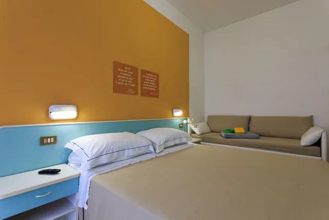غرفة قياسية رباعية بسريرين منفصلين وسرير بطابقين، Mini Hotel 3/6