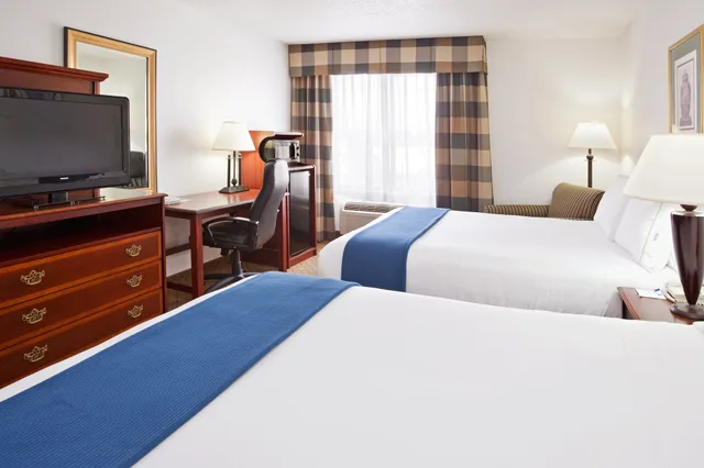 Standard, 2 Queen Beds, Accessible, Holiday Inn Express Hotel And Suites Alliance 1/2