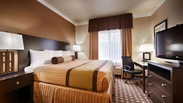 غرفة قياسية بسرير كينج، Best Western Plus Cutting Horse Inn and Suites 1/3
