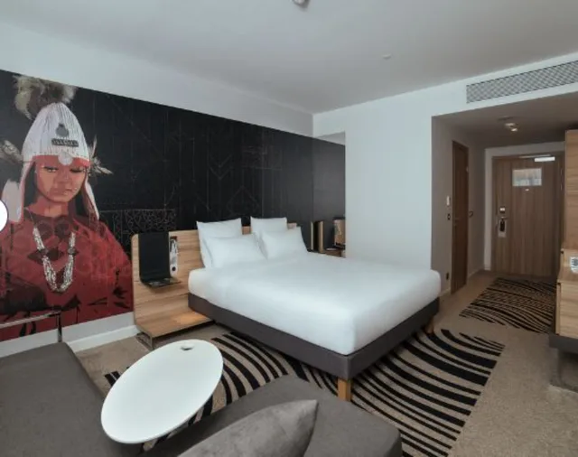 غرفة سوبيريور بسرير مزدوج، NOVOTEL Bishkek City Center 3/3