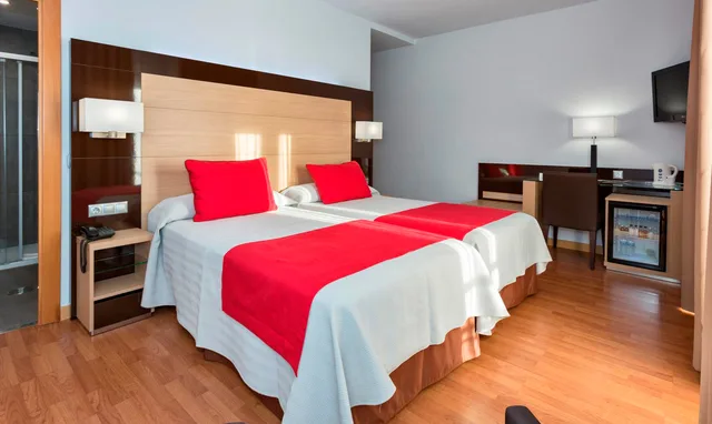 غرفة سوبيريور بسرير مزدوج أو سريرين منفصلين، Hotel Baviera 2/4