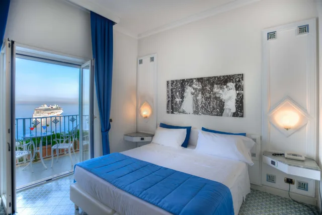 غرفة ديلوكس بسرير مزدوج بإطلالة على البحر، Grand Hotel Riviera 1/3