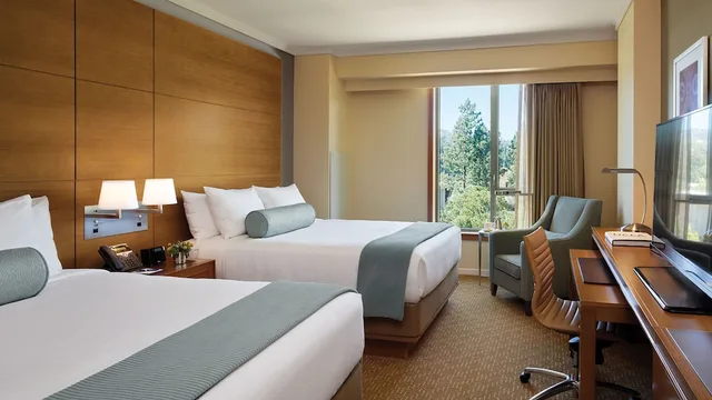 غرفة قياسية بسريرين كوين، Luskin Hotel 1/3