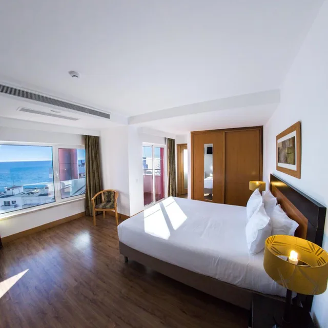 غرفة قياسية بسرير مزدوج أو سريرين منفصلين بإطلالة على البحر، Hotel Quarteira Sol 3/8