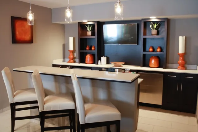 Executive, Suite, Holiday Inn Hotel And Suites Davenport 2/2