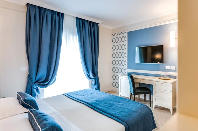 غرفة بسرير مزدوج بإطلالة على البحيرة، Madrigale Panoramic, Lifestyle & Soulful Hotel 4/5