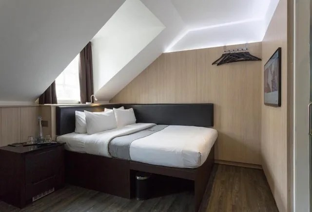 غرفة بسرير كوين لذوي الإعاقة، Z Hotel Victoria 2/5