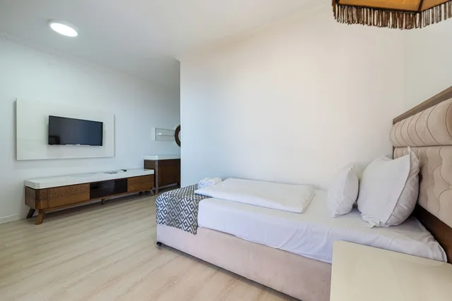 جناح عائلي بسريرين منفصلين وسرير كينج، Hotel Adrovic 2/6