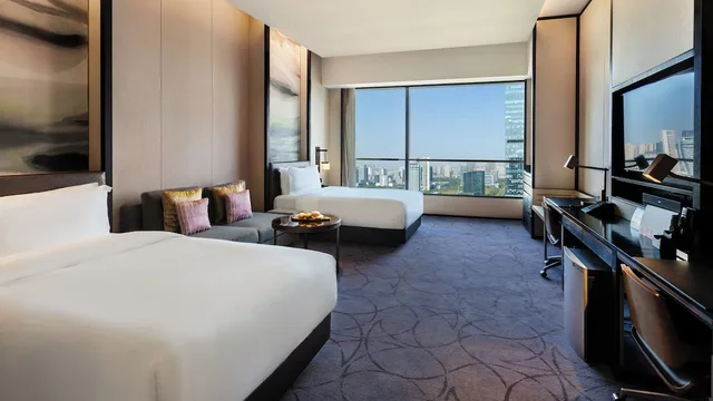 Swan, Premium, King Bed, Lake View, Club Lounge Access، Intercontinental Hotels Hefei 1/5