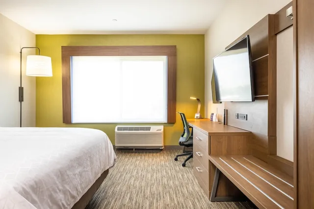 غرفة قياسية بسرير كينج لذوي الإعاقة، HOLIDAY INN EXPRESS AND SUITES SAN JOSE SILICON VALLEY 3/7