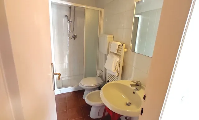 غرفة اقتصادية رباعية، Hotel Rita Major 2/2