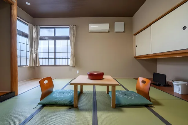 Renovated, Japanese, 2 Futon Beds, Street Side View, Shared Bathroom, Large، Ryokan Yamazaki 1/1