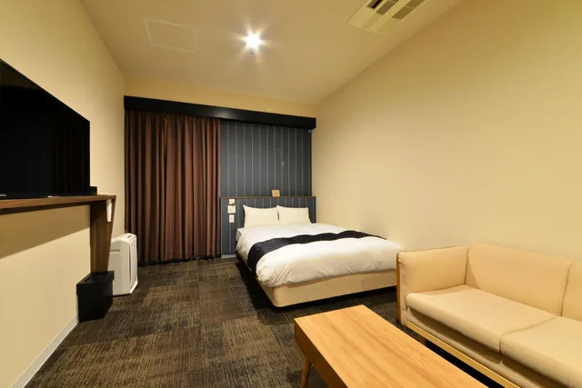 غرفة بسرير مزدوج في المبنى الرئيسي للمدخنين، LC Goryokaku Hotel 1/3