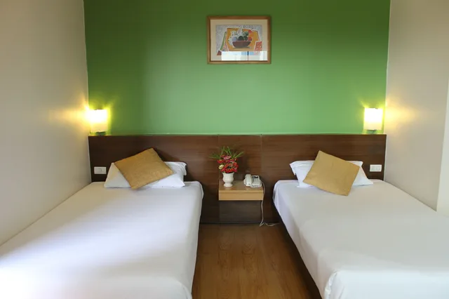 Standard, Queen Bed, The Seasons Bangkok Huamark 5/10