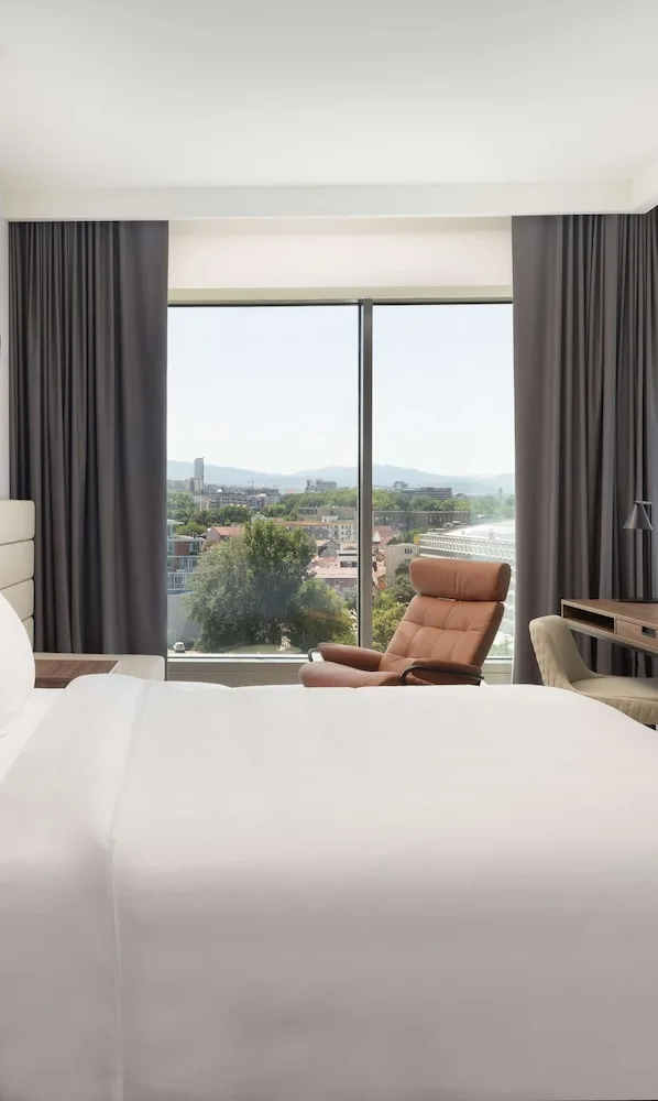 غرفة بريميوم، Radisson Blu Hotel Cluj 3/5