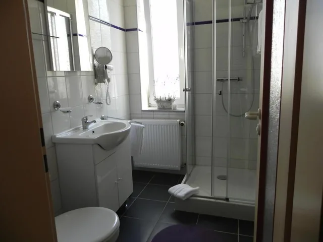 غرفة كبيرة بسرير مزدوج، Bahnhof Hotel Saarlouis 4/5