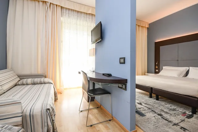 جناح جونيور بسرير كينج وسريرين منفصلين، Hotel City 7/8