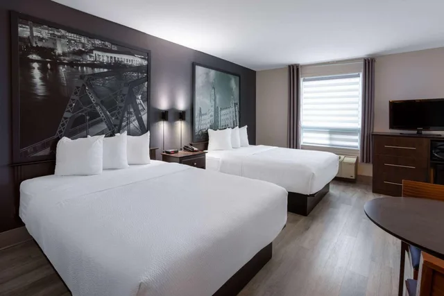 غرفة سوبيريور بسرير كينج وسريرين كوين، Super 8 By Wyndham Quebec City 5/10