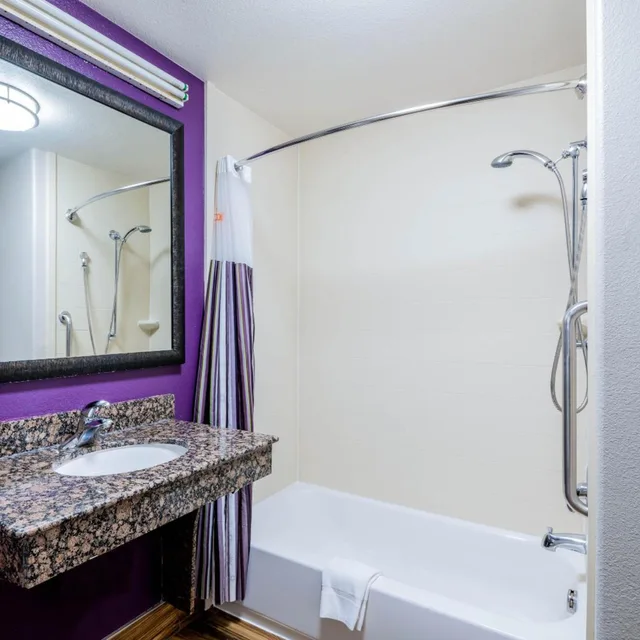 جناح بسرير كينج لذوي الإعاقة، La Quinta Inn & Suites by Wyndham DFW Airport West - Bedford 6/6