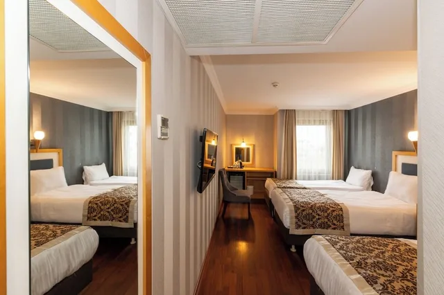 غرفة قياسية ثلاثية بثلاثة أسرّة، Aven Hotel 8/10