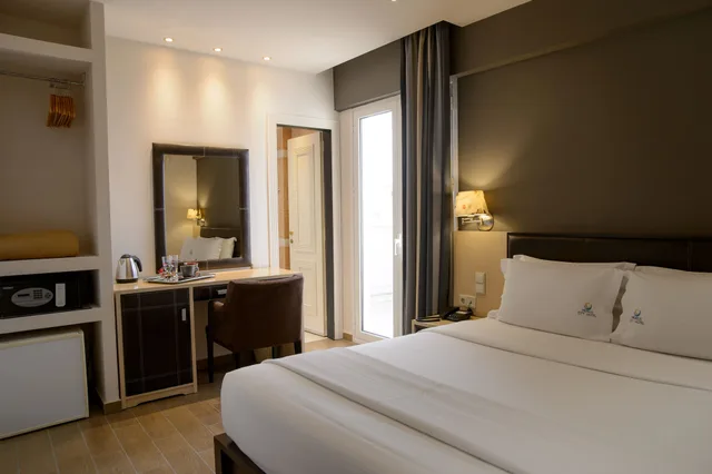 Room, Twin Beds, Balcony, Piraeus City Hotel 2/4