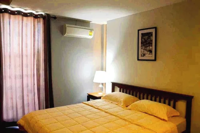 غرفة ديلوكس بسرير كينج بشرفة، Baankieng Guesthouse Lampang 3/6