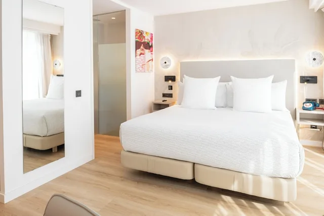لوفت بسريرين منفصلين، INNSiDE by Meliá Tenerife Santa Cruz 3/4