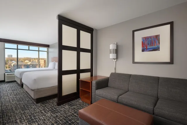غرفة بسريرين كوين في طابق مرتفع، Hyatt Place Columbus Osu 2/4